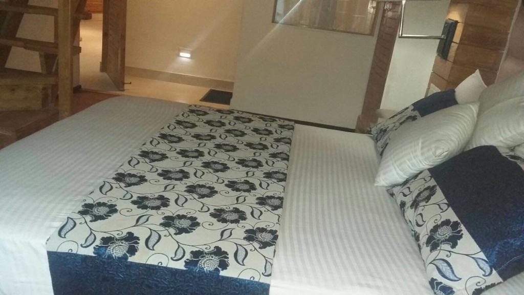 Swiss Wood Hotel Manali  Ngoại thất bức ảnh