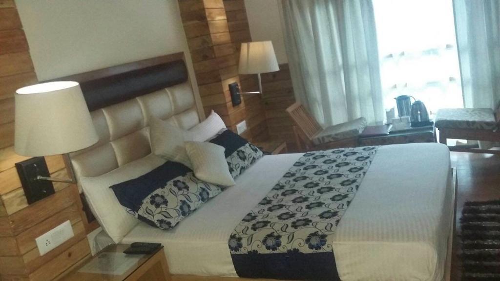Swiss Wood Hotel Manali  Ngoại thất bức ảnh