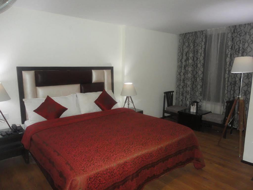 Swiss Wood Hotel Manali  Ngoại thất bức ảnh