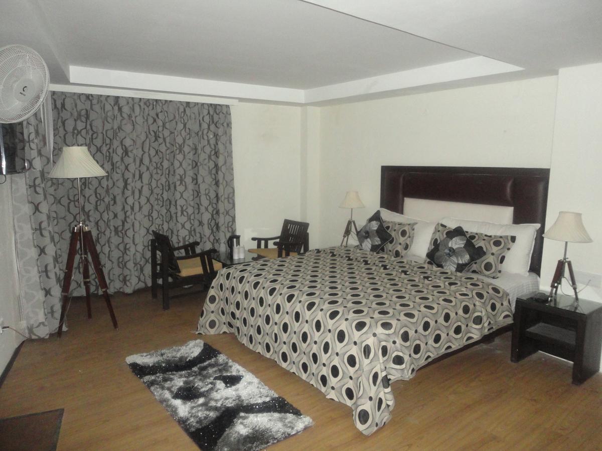 Swiss Wood Hotel Manali  Phòng bức ảnh